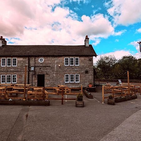 Ye Olde Crown Inn Waterfall 외부 사진